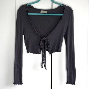 Urban Outfitters UO Verona Lettuce Edge Flyaway Tie Front Crop Top Size Small